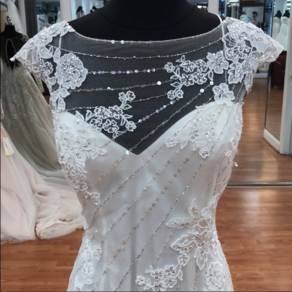 Maggie Sottero Wedding Dress - Picture 2 of 5
